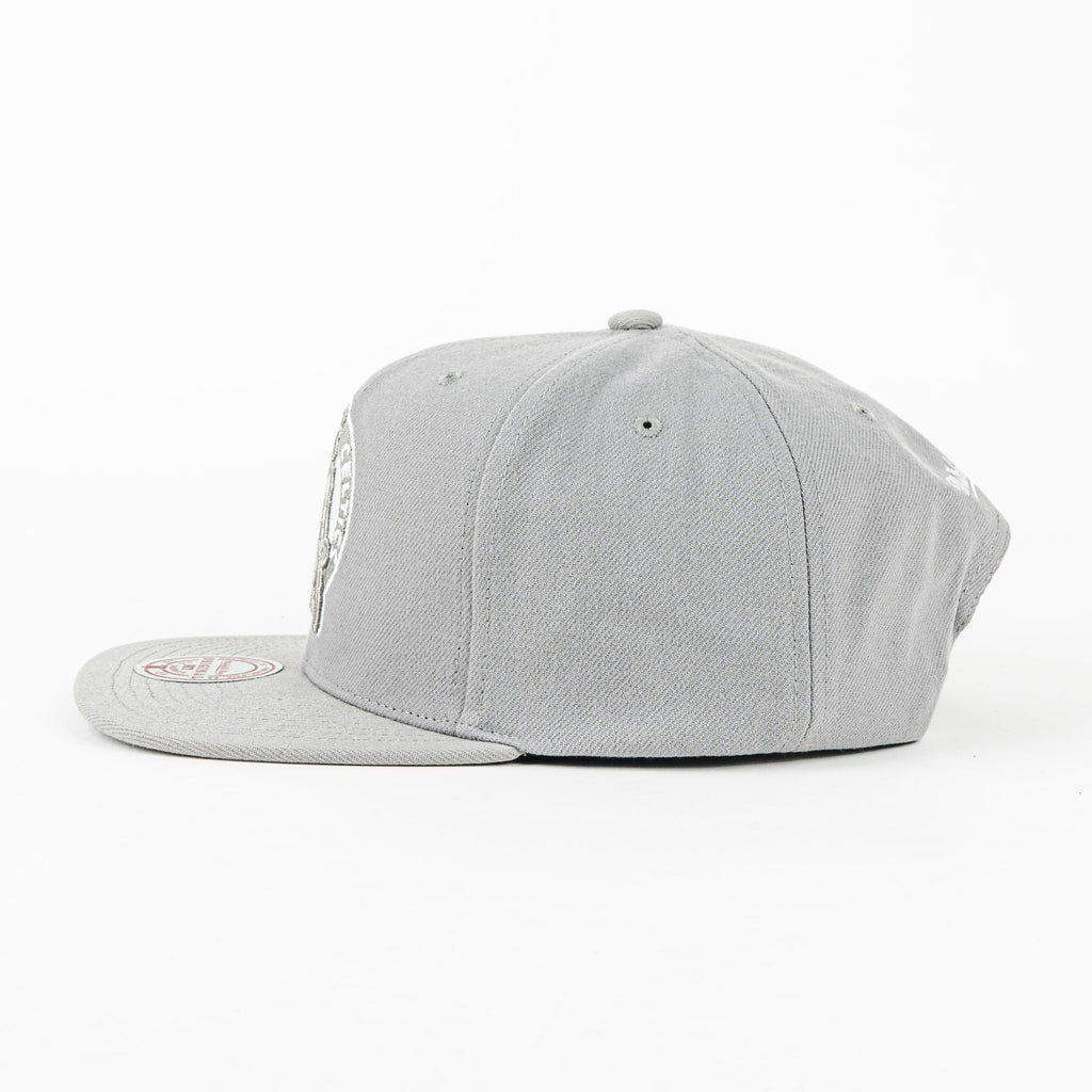 GORRA MITCHELL & NESS CELTICS EVERGREEN GREY