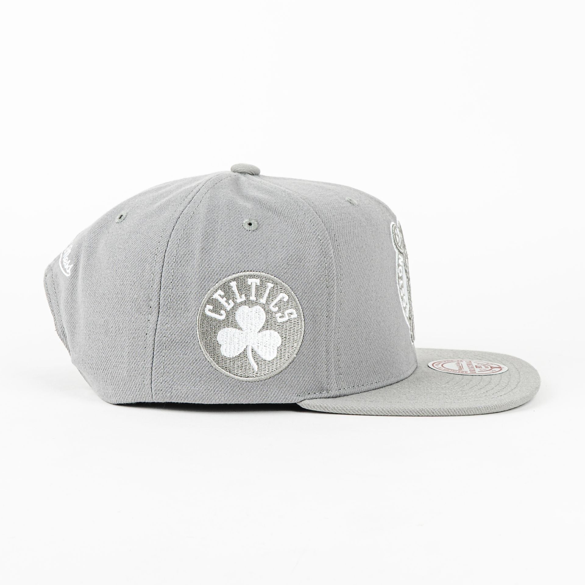 GORRA MITCHELL & NESS CELTICS EVERGREEN GREY